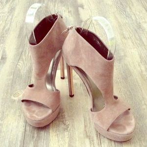 STUART WEITZMAN HEELS